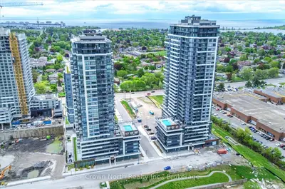 Condo Apartment in Pickering