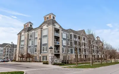 Condo Apartment in Whitby