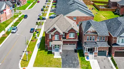 Detached in Oshawa