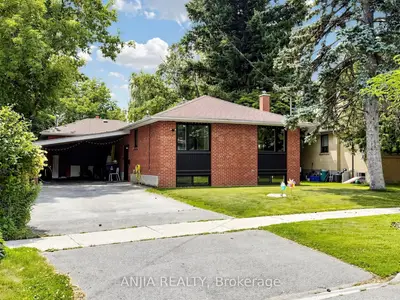 8 Applefield Drive, Toronto, On M1p 3x9