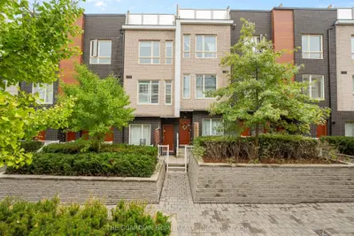 Condo Townhouse in Toronto