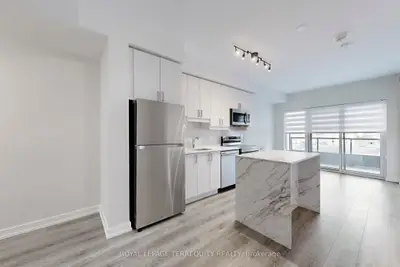 Condo Apartment in Pickering