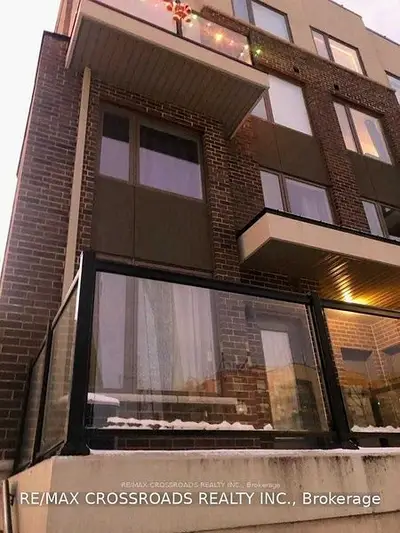 Condo Townhouse in Pickering