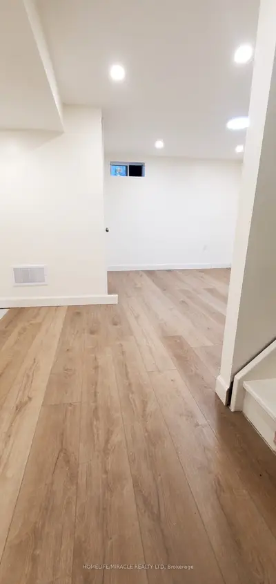 Condo Townhouse in Oshawa