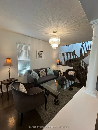 107 Norland Circle, Oshawa, On L1l 0a7