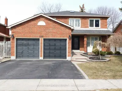 128 William Stephenson Drive, Whitby, On L1n 8v1