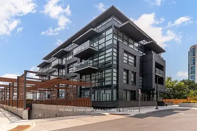 Common Element Condo in Whitby