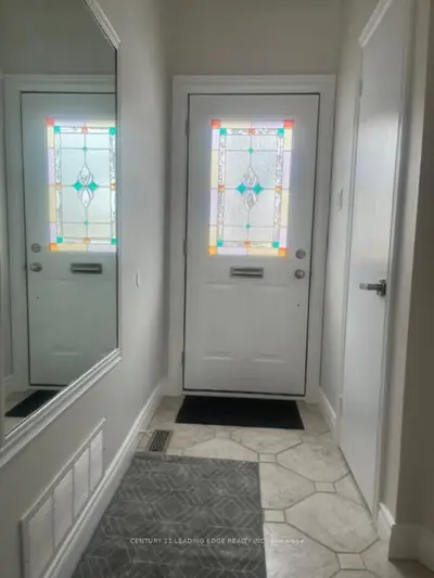 24 King Henrys Boulevard, Toronto, On M1t 2v4