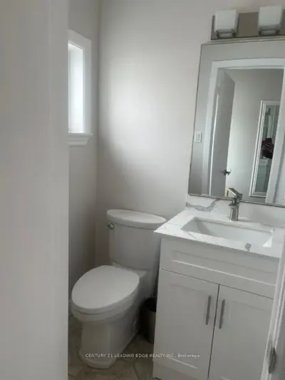 24 King Henrys Boulevard, Toronto, On M1t 2v4