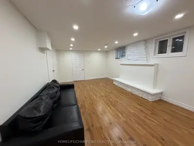 21 Moran Road Bsmt, Toronto, On M1s 2h8