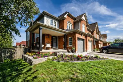 Att/Row/Townhouse in Clarington