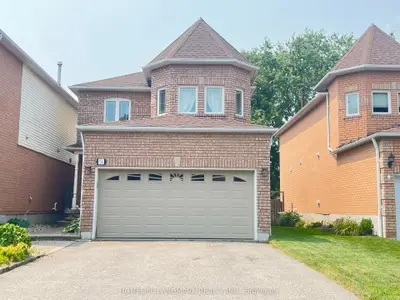 Detached in Whitby