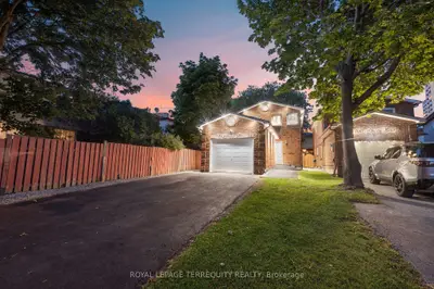Detached in Pickering