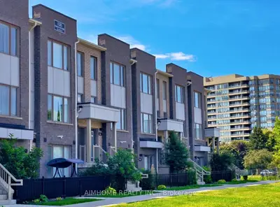 1525 Kingston Road 403, Pickering, On L1v 0e9