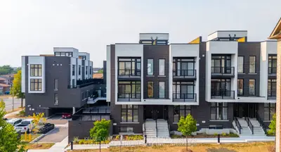 Condo Townhouse in Ajax