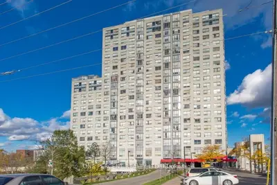 2550 Lawrence Avenue E 402, Toronto, On M1p 4z3
