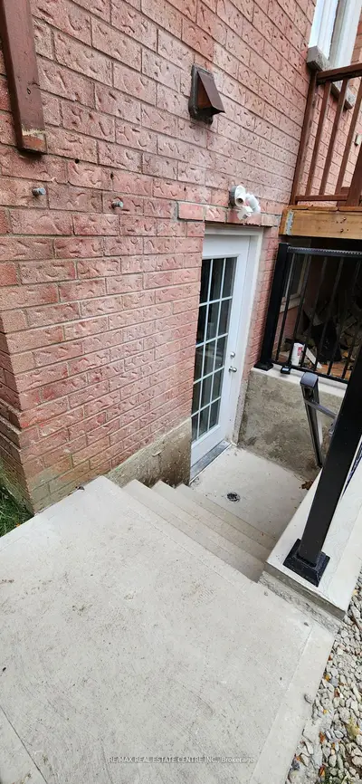15 Dagwell Crescent Basement, Ajax, On L1t 3m8