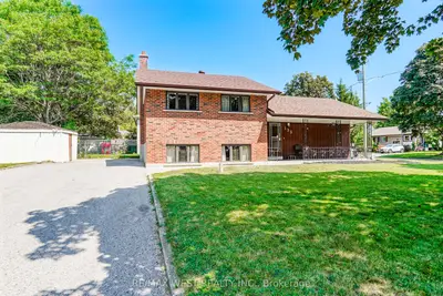 Detached in Oshawa