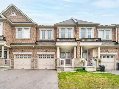 Att/Row/Townhouse in Toronto