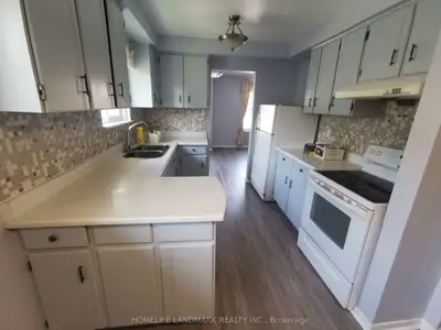 16 Nortonville Drive Upper, Toronto, On M1t 2g8