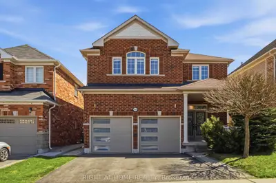 Detached in Oshawa