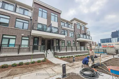 Condo Townhouse in Pickering