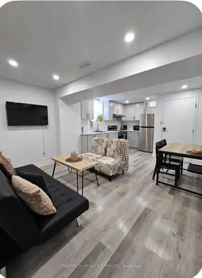 54 Baycliffe Drive 2, Whitby, On L1p 0b2
