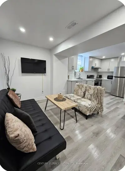 54 Baycliffe Drive 2, Whitby, On L1p 0b2