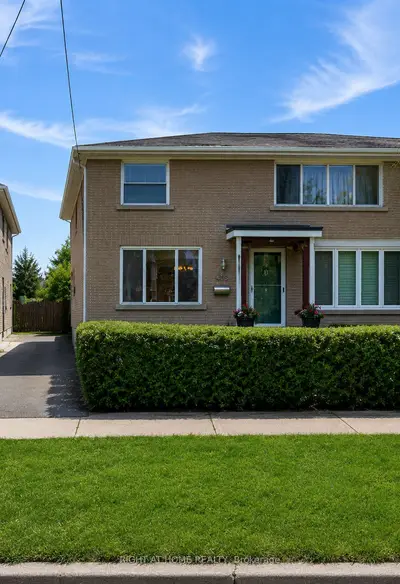139 Vauxhall Drive, Toronto, On M1p 1r5