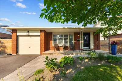 721 Leaside Street, Pickering, On L1w 2x2