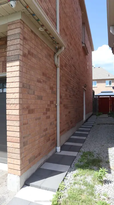 4 Elliottglen Drive Basement, Ajax, On L1z 0c1