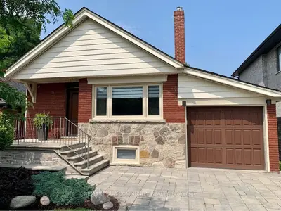 16 Coxwell Boulevard Lower, Toronto, On M4c 3g7