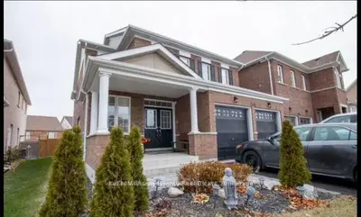 Detached in Oshawa