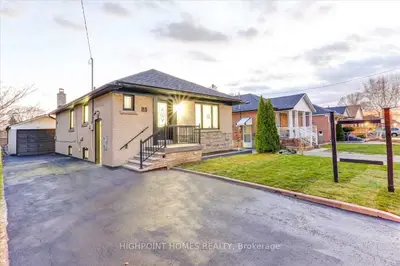 25 Surrey Avenue Bsmt, Toronto, On M1r 1g3