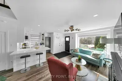 49 Manderley Drive Main, Toronto, On M1n 3e8