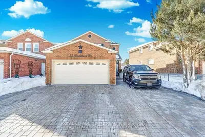 32 Lansbury Drive Bsmt, Toronto, On M1v 3h6