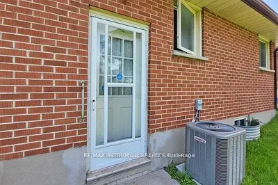 595 Gibbons Street Bsmt, Oshawa, On L1j 4z7