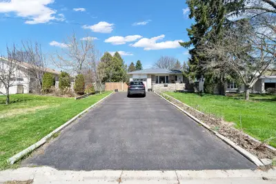 4 Carwin Crescent Basement, Ajax, On L1s 6g6