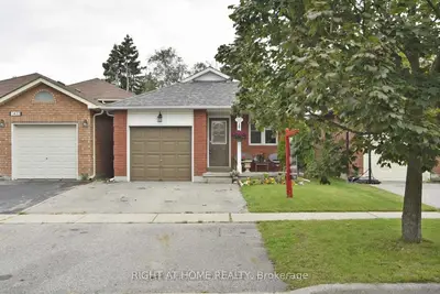 Detached in Oshawa