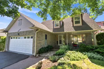 Detached in Whitby
