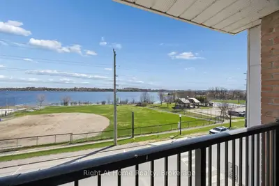 Condo Apartment in Scugog