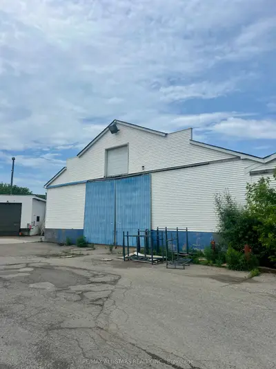 1279 Simcoe Street N #d1, Oshawa, On L1g 4x1
