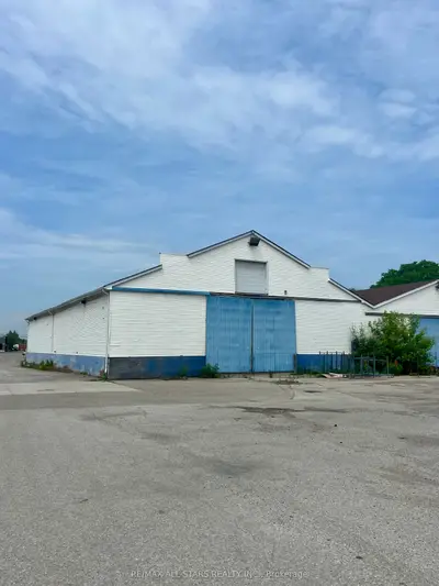 1279 Simcoe Street N #d1, Oshawa, On L1g 4x1