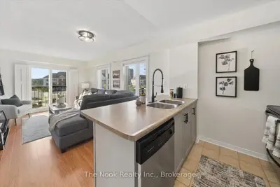 106 Aspen Springs Drive 301, Clarington, On L1c 5n6