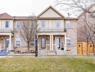 Att/Row/Townhouse in Ajax