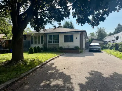 Semi-Detached in Ajax