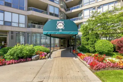 Condo Apartment in Toronto
