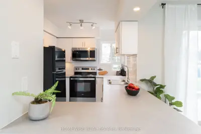 Att/Row/Townhouse in Oshawa