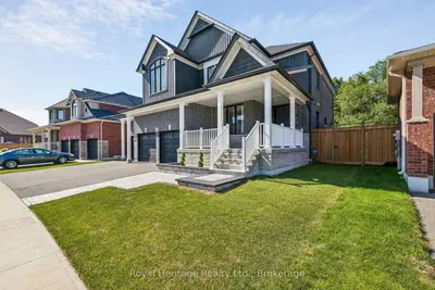 55 Harry Lee Crescent, Clarington, On L1c 7g5