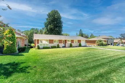 166 Elizabeth Crescent N, Whitby, On L1n 3r7